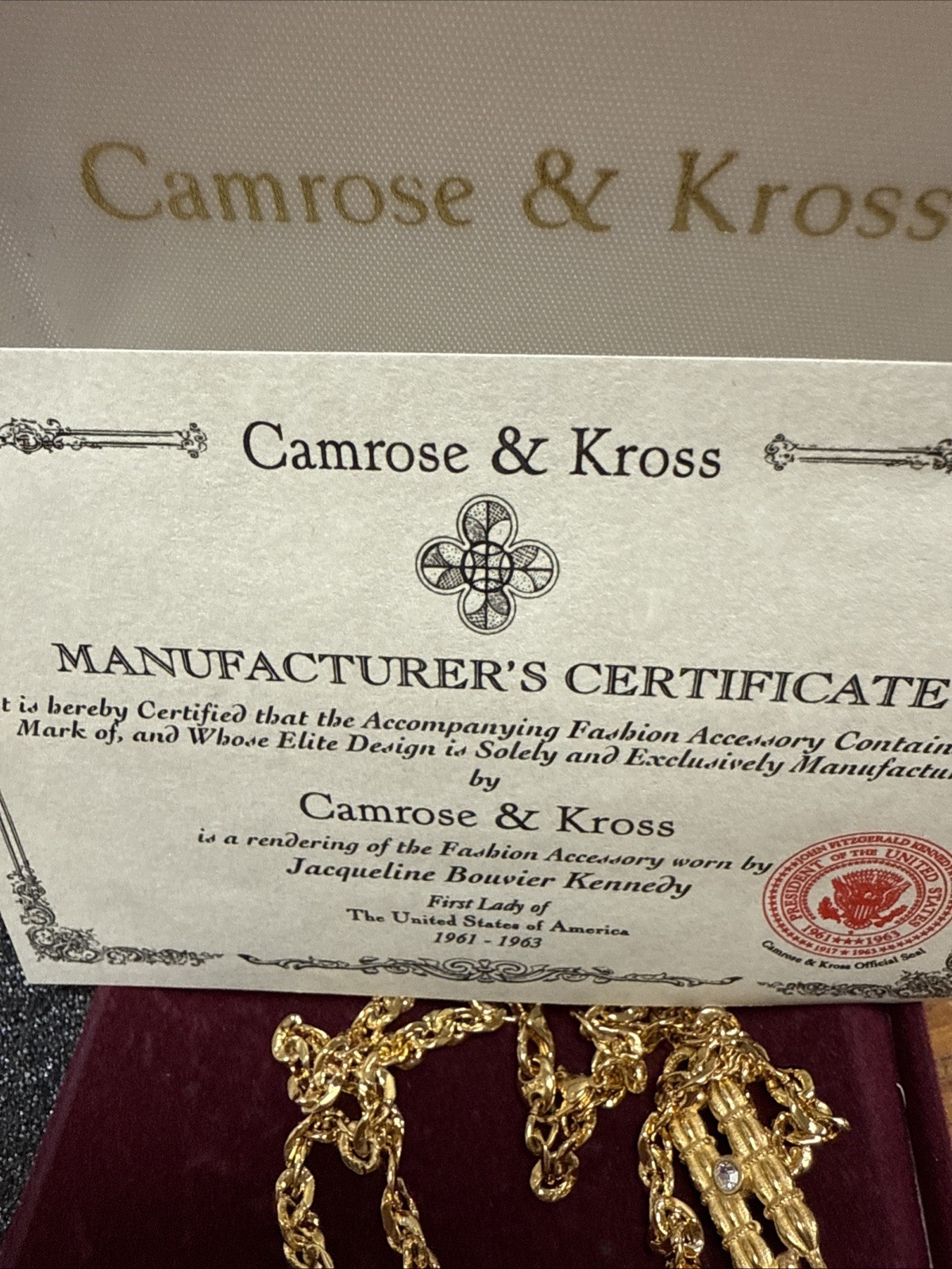 JBK JACKIE KENNEDY CAMROSE KROSS GOLD TONE PAPERCLIP NECKLACE NEW BOXED