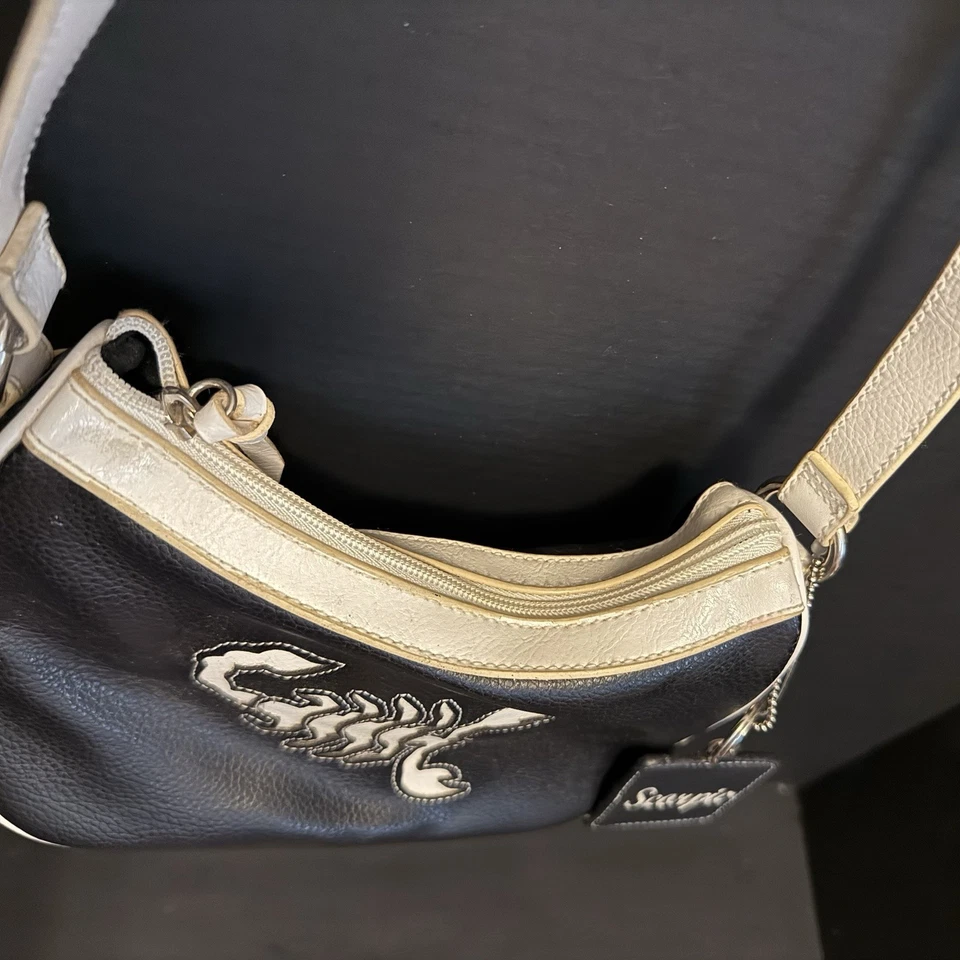 Y2K Escorpio Cartera Bolso de Mano Escorpión Horóscopo Zodíaco Años 2000 Negro Blanco De Colección *LEER* Foto 3 de 4