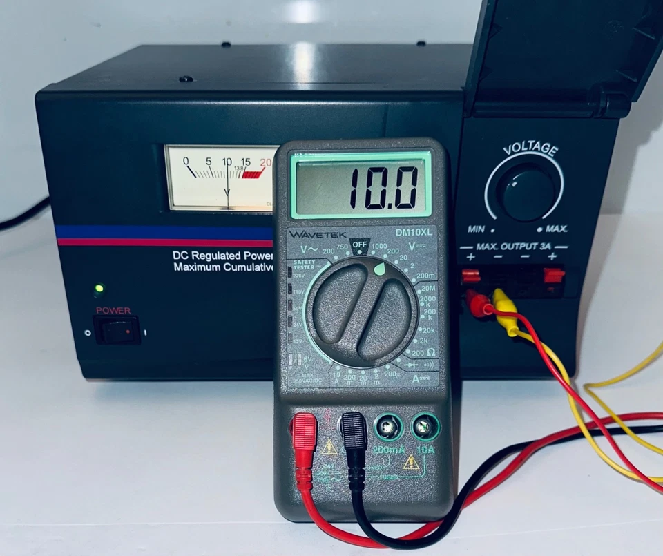 Fonte de alimentação CC BK Pr BK Precision 1689 resistente 1–15V 28A – Laboratórios RCA - Imagem 3 de 4