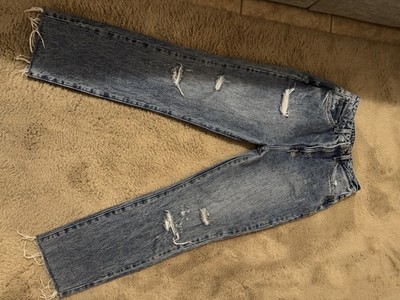 Women's Straight Leg Blue Denim Jeans Distressed Frayed Hem 5-Pocket Design