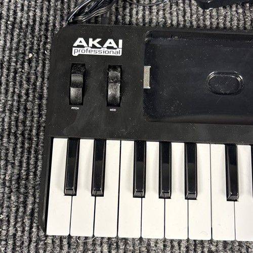 Akai SynthStation 25 iPad MIDI Portable Keyboard Controller Synth Station Tested - Picture 2 of 8