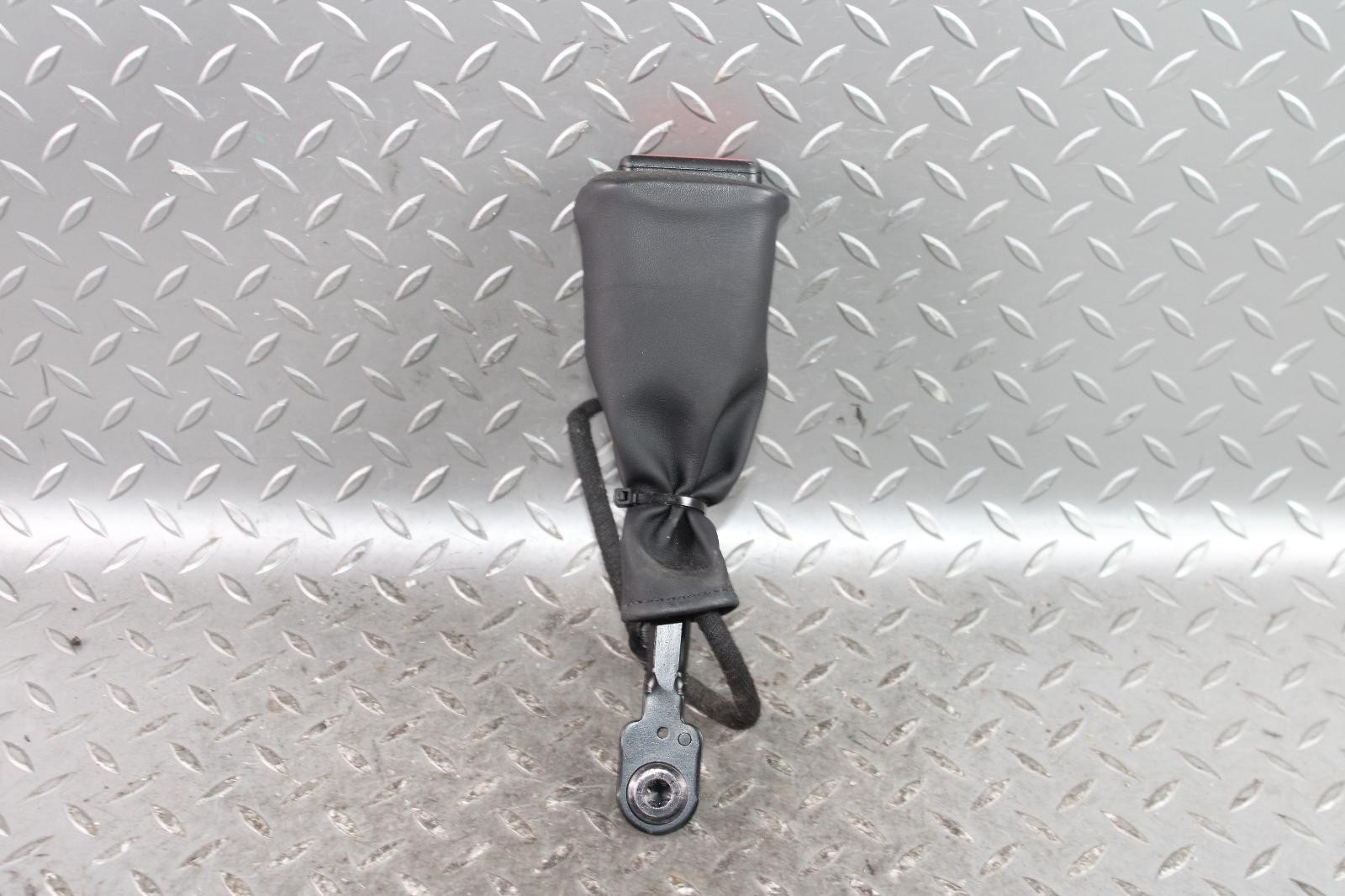 Maserati Quattroporte 2014-2017 FRONT+LEFT Seat belt buckle