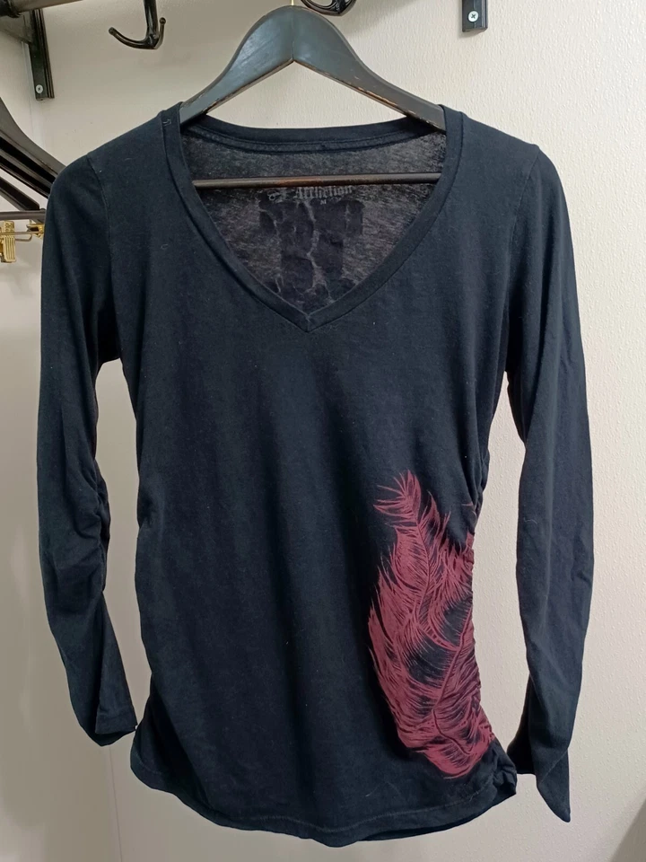 Camisa Affliction Mujer Mediana M y2k Alas Acanaladas Cruz Negra De Colección Escena Grunge Foto 2 de 4