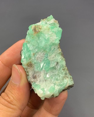 248.05 crt Beautiful Natural Emrald Cluster Crystal with Combine Quartz