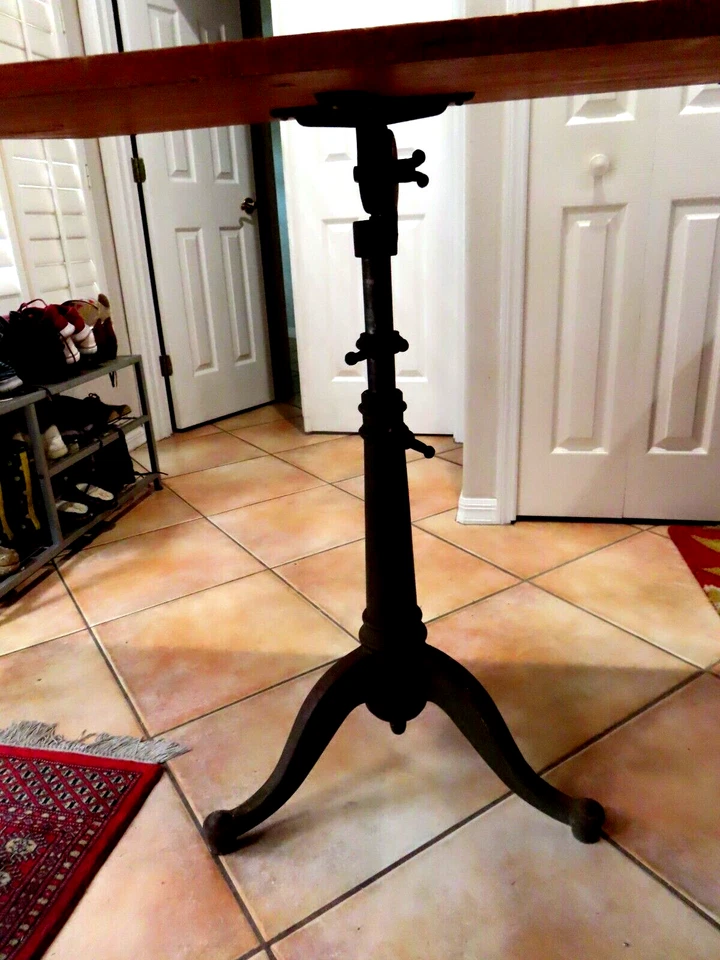 ANTIGUA MESA DE DIBUJO TELESCÓPICA VICTORIANA DE ROBLE Y HIERRO FUNDIDO CON PINTURA ORIGINAL 8 Foto 3 de 4