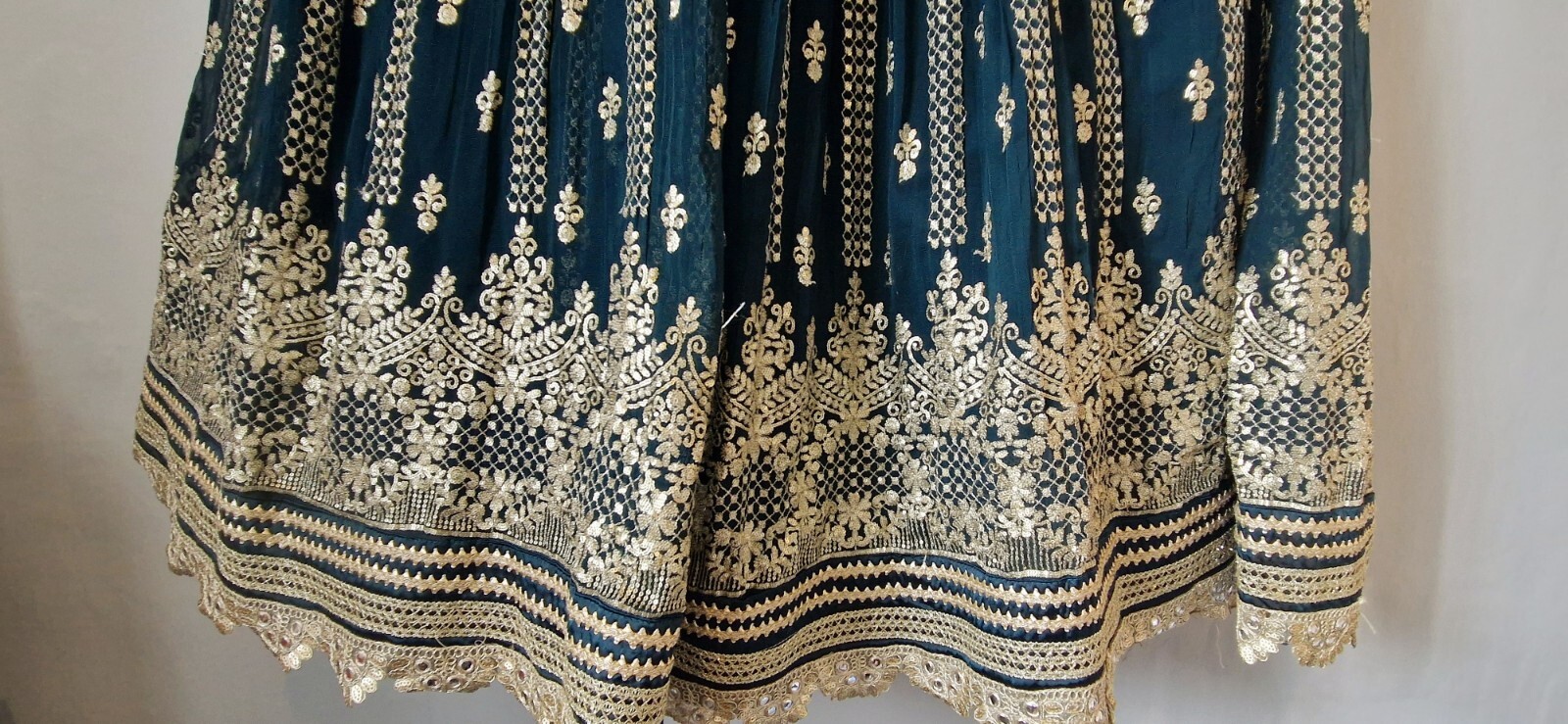 Indian Lengha Choli Dress original used once for 2 hour Embroidered 3 piece suit