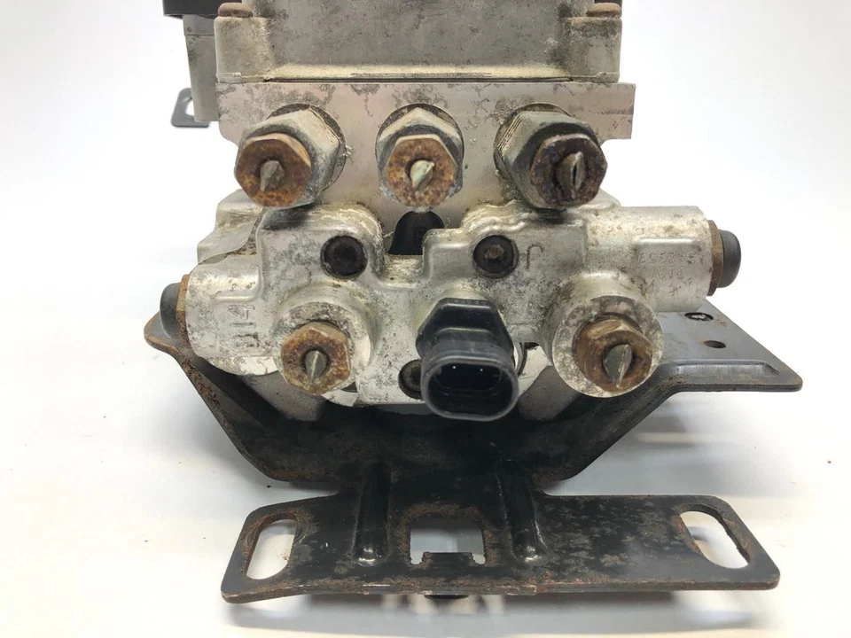 2000 Chevrolet S10 Blazer Envoy Anti-Lock Brake Pump/Module Assembly 12765501 - Image 3 of 4