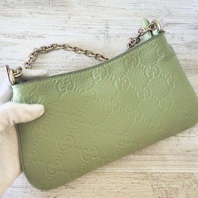 GUCCI GGキャンバス　グリーン ポーチ　ロゴ　レザー New Gucci GG Emblem leather shoulder crossbody mini bag pouch