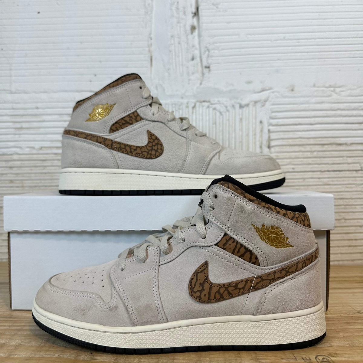 Nike Air Jordan1 MID SE elephant エレファント Air Jordan 1 Mid SE 