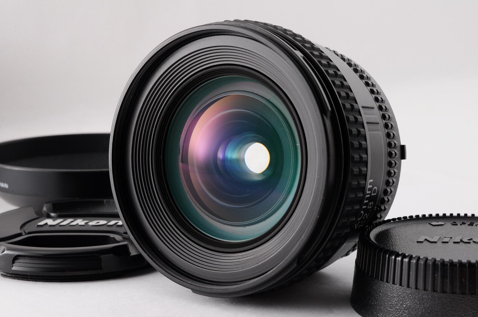 MINT NIKON AF NIKKOR 20mm F2.8 D Wide Angle Lens For AF Mount w/Hood Caps Japan