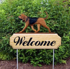 Bloodhound Wood Welcome Outdoor Sign Red/Black