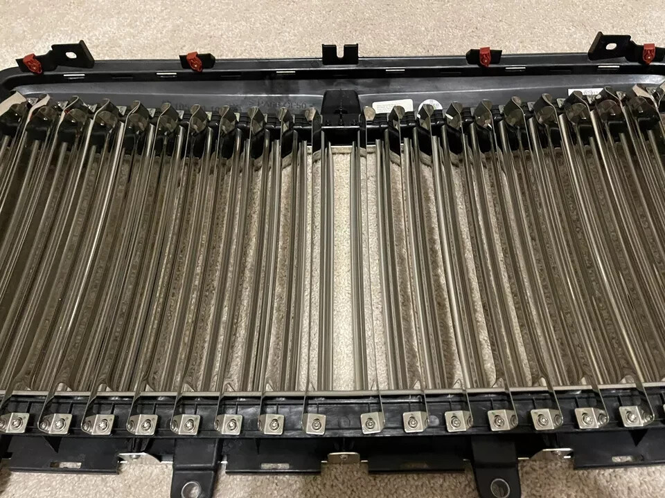 Rolls Royce Cullinan Front Radiator Grille Grill - OEM - VERY NICE *