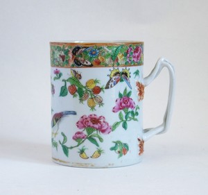 Antique Chinese Export Canton famille rose porcelain tankard