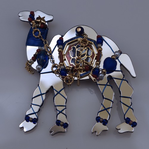 LIZTECH ARTISAN JEWELRY 2001 CAMEL BROOCH RARE - Picture 5 of 7