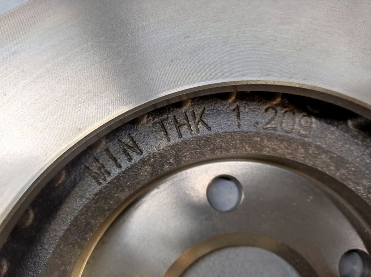 couleur  Bremsscheibe Satz vorne für OPEL Vectra C, Signum CADILLAC BLS