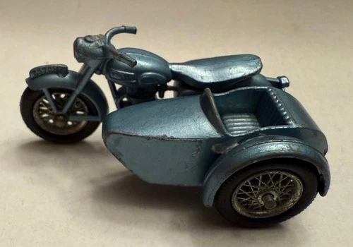 Vintage Lesney Matchbox No 4 Triumph T110 w/Sidecar  "Very Good Condition"