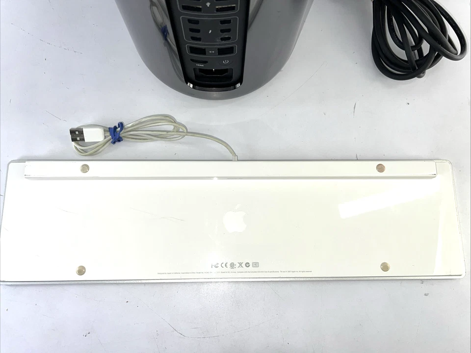 Apple Mac Pro Late 2013 Xeon E5-1650v2 16GB/512GB D500 w/27" Thunderbolt Display - Image 3 of 4