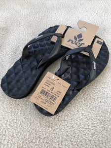reef quilted flip flops