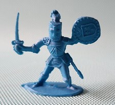 vintage MEDIEVAL KNIGHT  3 - PLASTIC toy soldier figure Spain 1970's