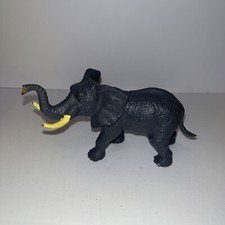 2011 Toy Plastic Elephant Africa Safari Animal R
