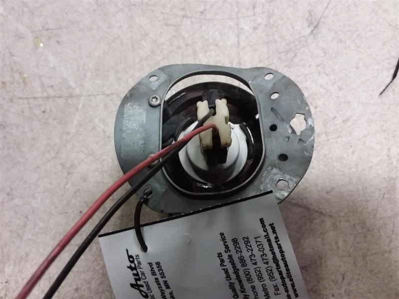 乘客角/公园灯 230 型 SL63 适合 09-12 Mercedes S-CLASS 332668 — 第 4/4 张图片