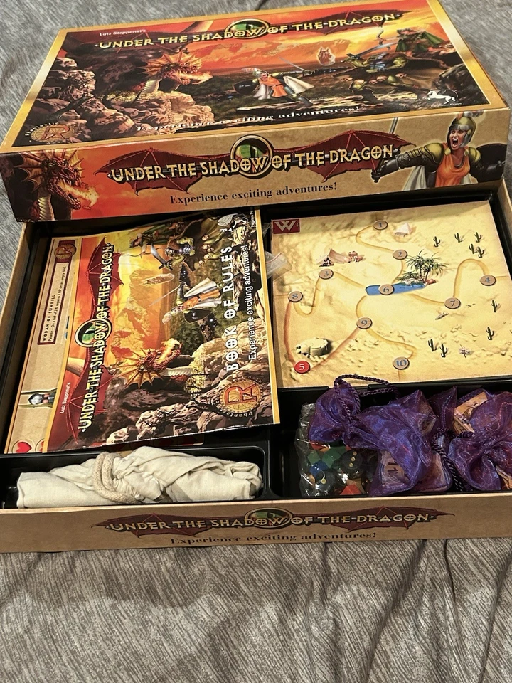 BAJO LA SOMBRA DEL DRAGÓN Ver Descripción Prensa Pegaso 30289 Foto 2 de 4