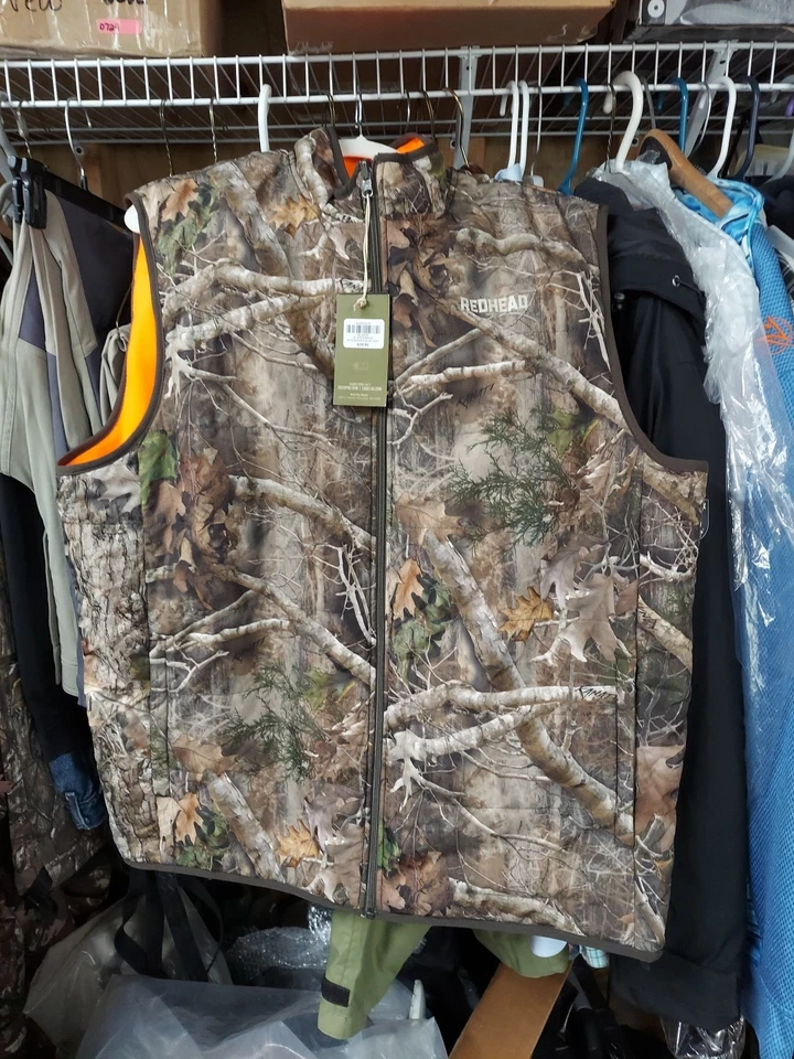 Cabela's Mens XL Camo/Blaze Orange Reversible Down Puffer Hunting Vest - Image 4 of 4