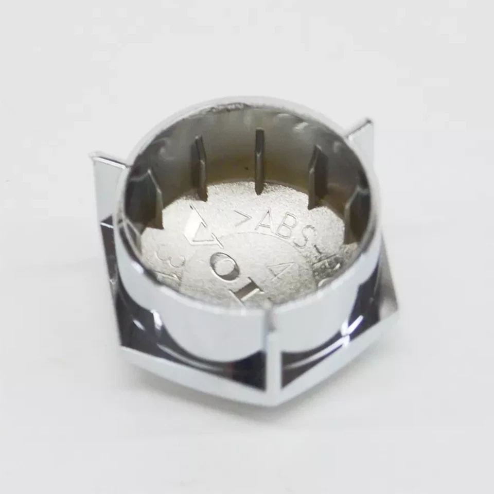 31439229 Tapas protectoras de tuerca de rueda bloqueables 4x (cromo) aptas para Volvo V90 V90CC Foto 2 de 4