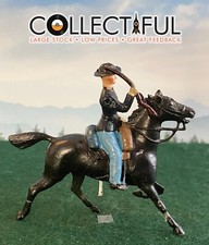 BRITAINS VINTAGE LEAD FIGURE -  US UNION SOLDIER MOUNTED - BLACK HORSE    1440