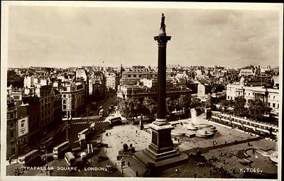 London vintage postcard ~1950/60 Blick auf den Trafalgar Square Springbrunnen