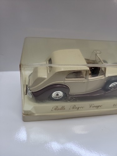 1931 Silver Rolls Royce Phantom 4046 Golden Age d'or Solido 1:43 Diecast Car - Picture 2 of 5