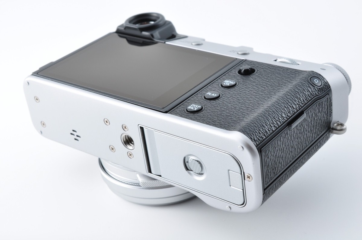 Fujifilm X100V 26.1MP Shutter count 9200 Mint in Box From Japan 
