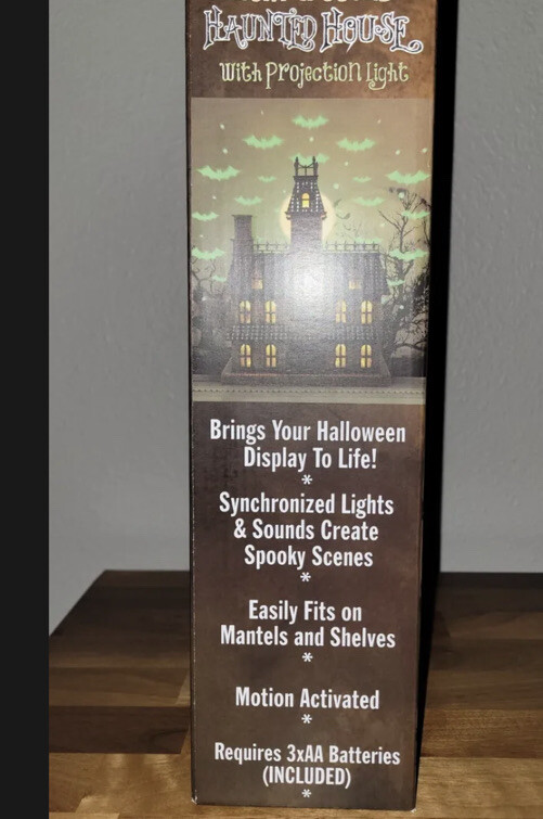 Cracker Barrel Animated Light up Haunted House Mansion