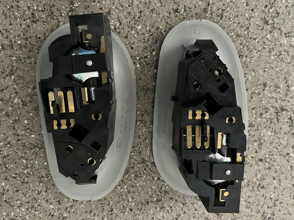 03-06 Ford Expedition Excursion Rear Dome Map Light Set  LH & RH (Pair)  Gray Foto 2 de 2