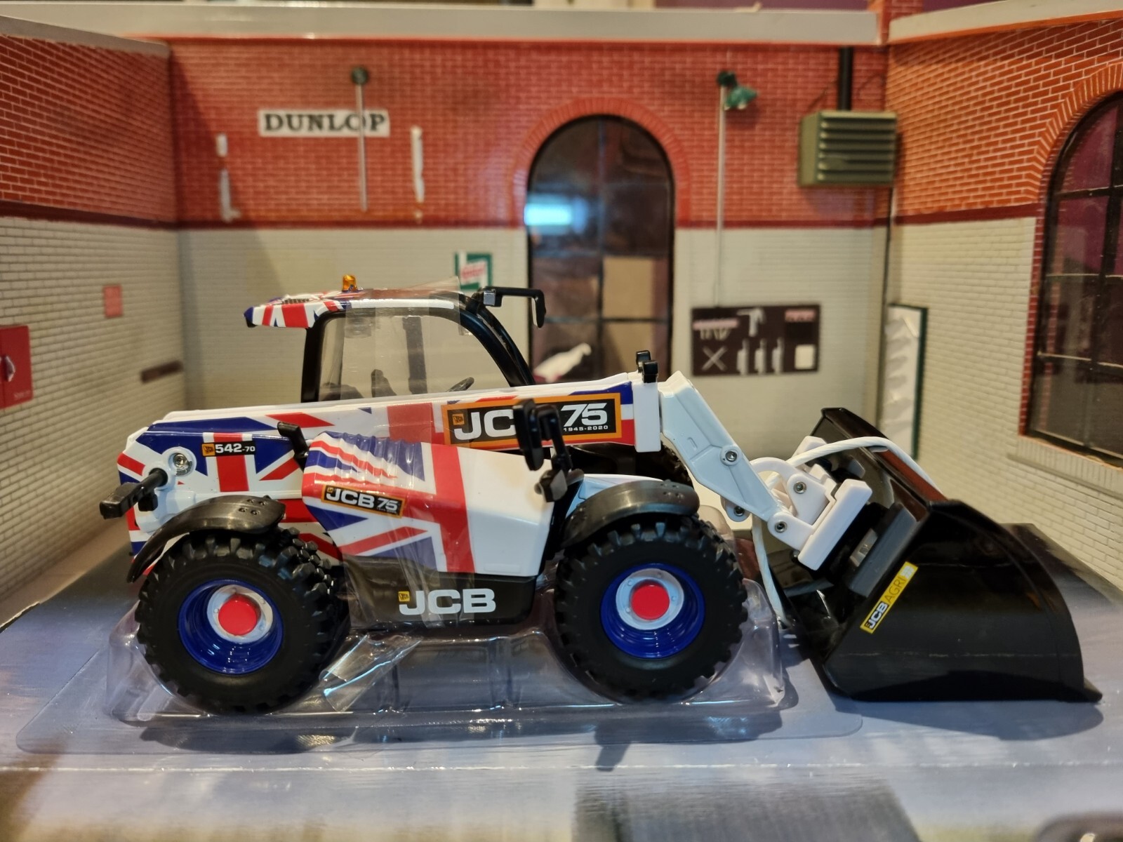 JCB Agripro Loadall UK Union Flag Jack 75 Year Anniversary Diecast 1:32 Scale