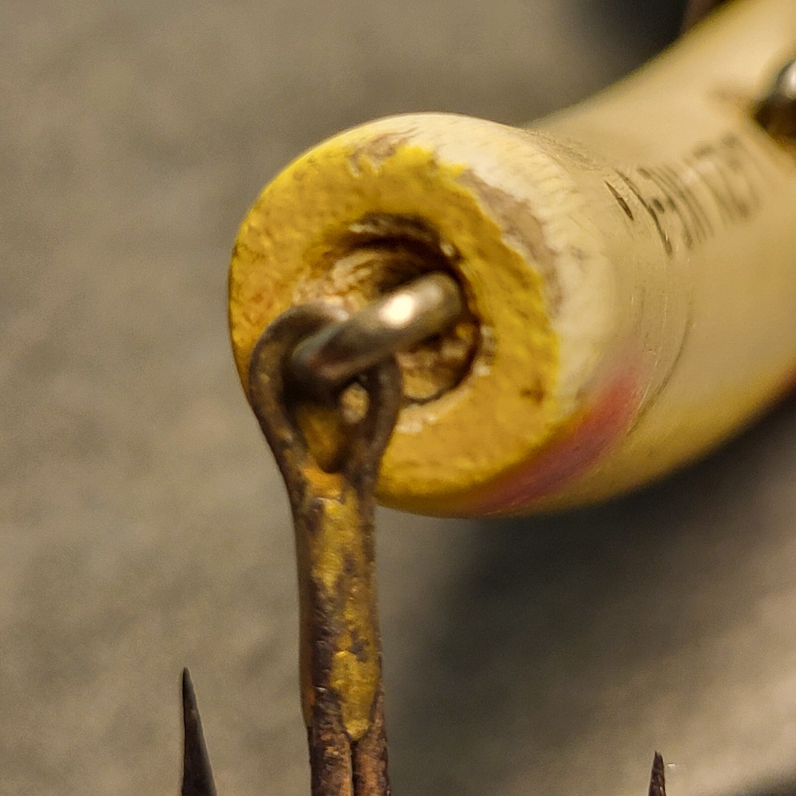 Lazy Ike KL-35 Wood Lure Box w/ Paper Made Fort Dodge,Iowa USA VTG $1.25 Sticker