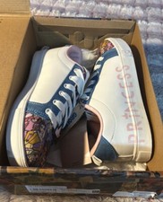 New Disney Girls White Casual and Fashion Sneakers Size 4