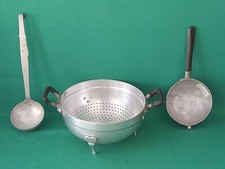 LOTTO 3 UTENSILI CUCINA IN ALLUMINIO VINTAGE COLA PASTA - MESTOLO - COLINO. BW4
