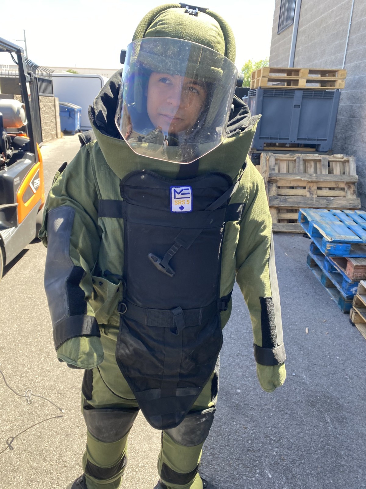 Med-Eng EOD 7B Bomb Disposal Suit + Body Cooling System - Military