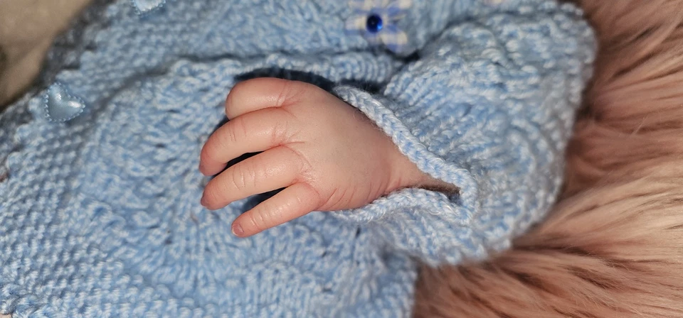 Designer Reborn Baby *wie echt* sehr detailreich! Handarbeit - Bild 3 von 4