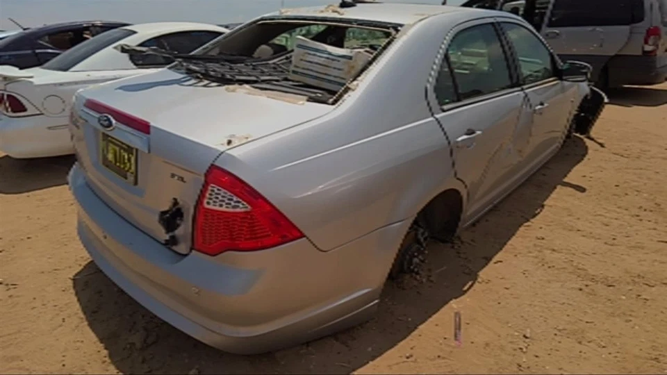 Pinza de freno de disco trasera derecha usada se adapta a: Ford Fusion 2011 trasero derecho grado Foto 4 de 4