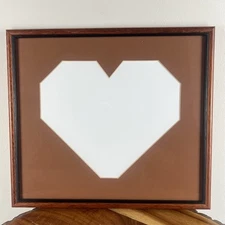 Vintage Wall Mount Wood Picture Frame Heart-Shaped Mat, 10-3/8" x 11-5/8"