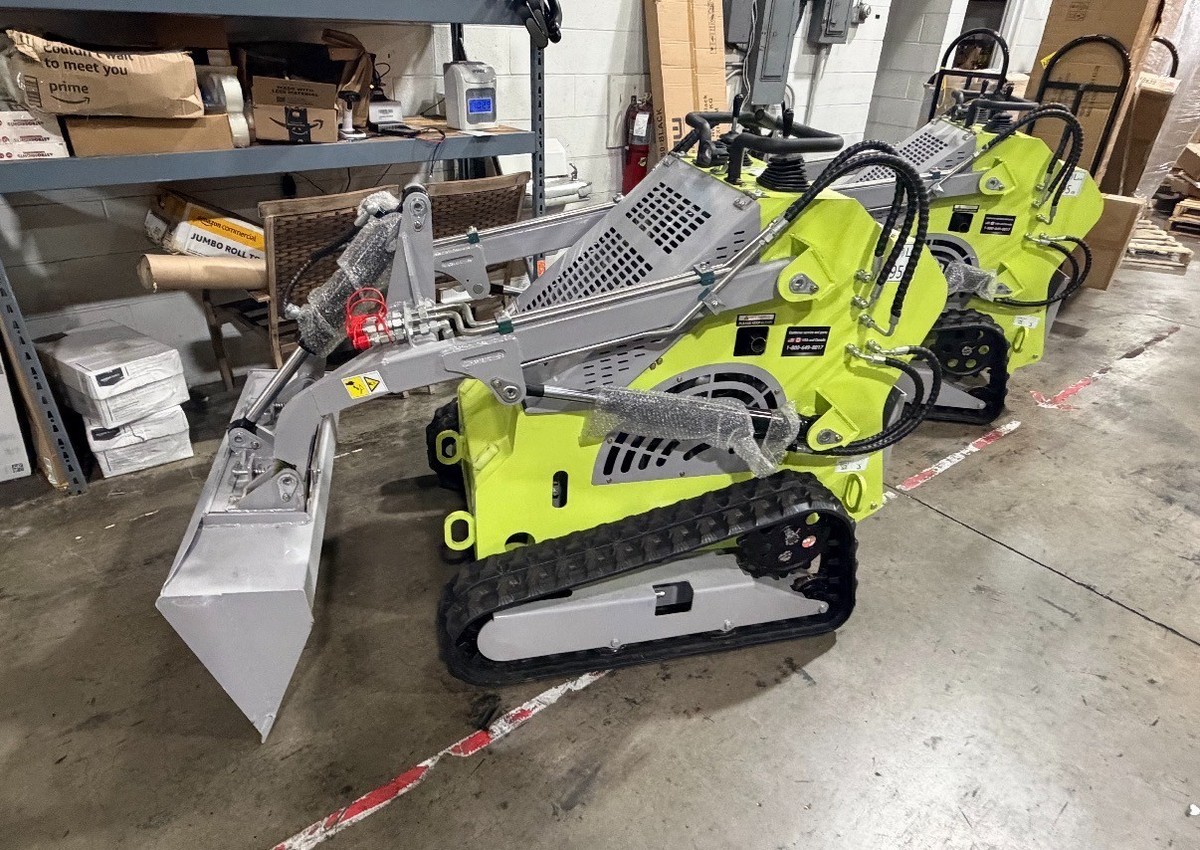 NEW 2026 Landhero 23hp V-Twin T-460 Mini Skid Steer Track Loader