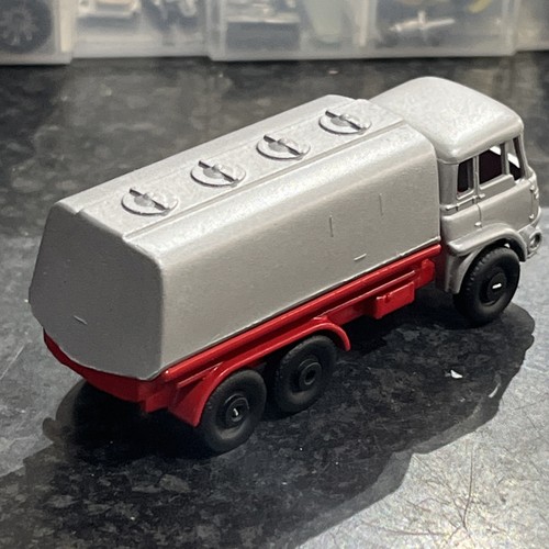 Matchbox Lesney Bedford BP petrol tanker No25 Custom Restoration - Picture 3 of 6