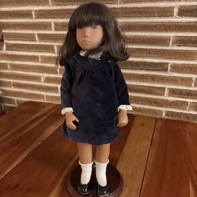 Vintage Sasha Doll 16  Trendon Ltd 180 Light Brown Hair Velvet Dress England