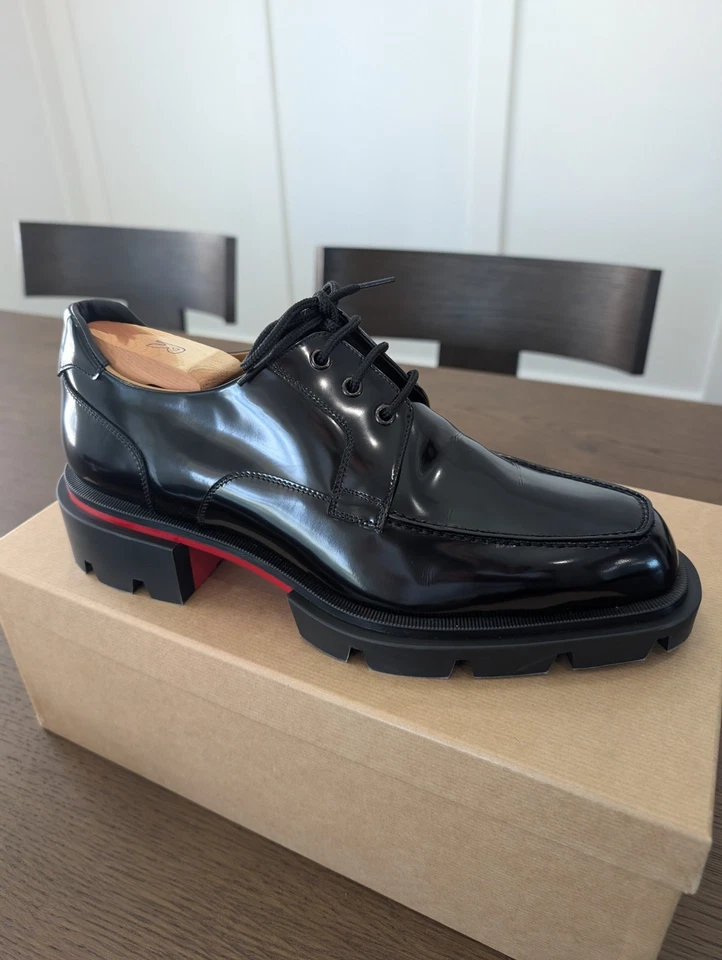 Christian Louboutin Our Georges Talla US 10 EU 43 CHAROL NEGRO Foto 3 de 4