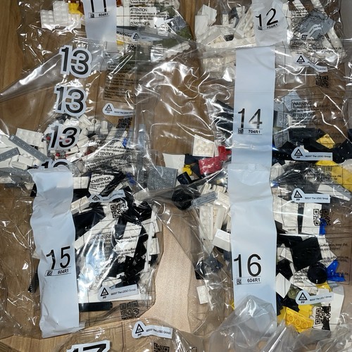 SEALED BAGS Lego Icons NASA Discovery Space Shuttle Set 10283 - Picture 3 of 11