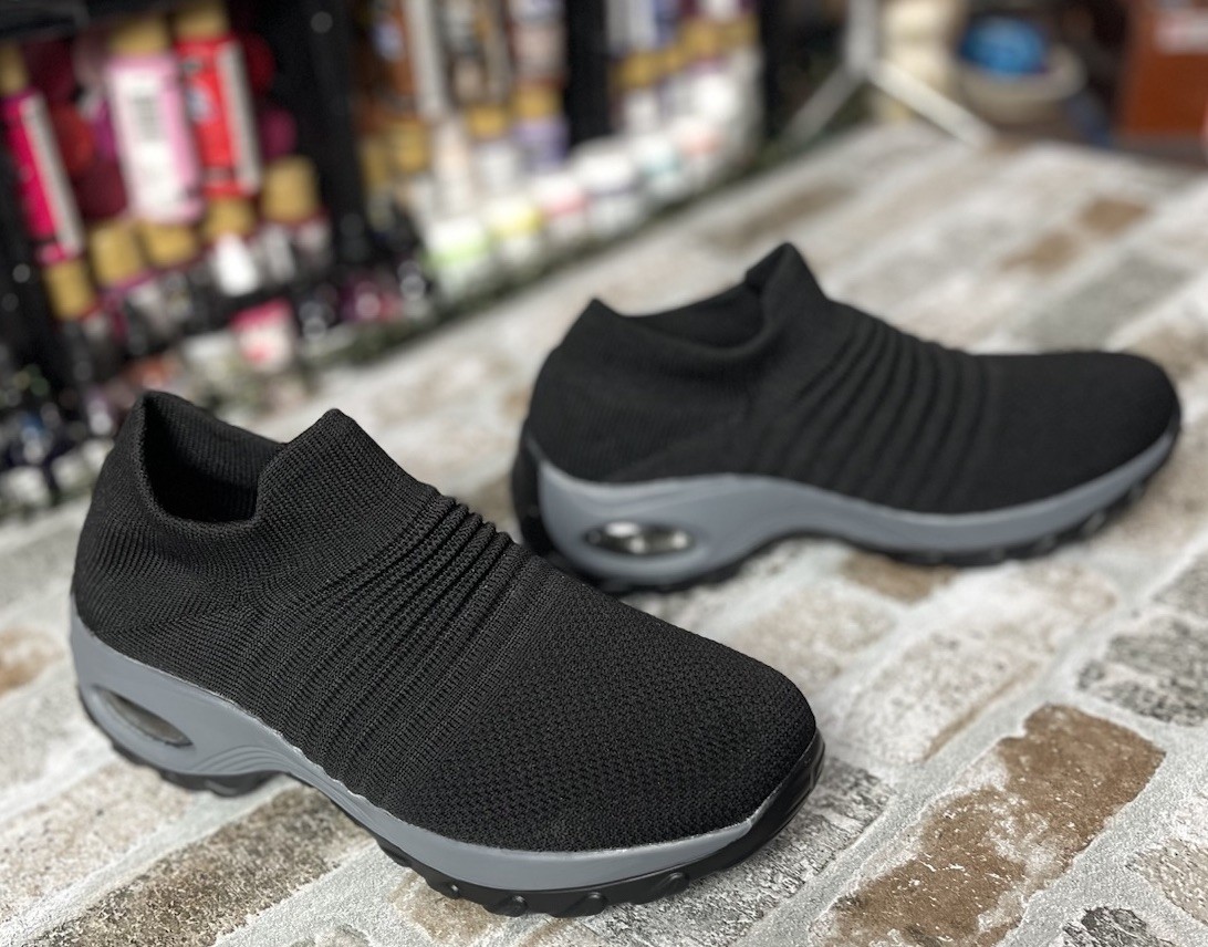 Hypersoft Hyperboost Black Sneakers- European Siz… - image 4