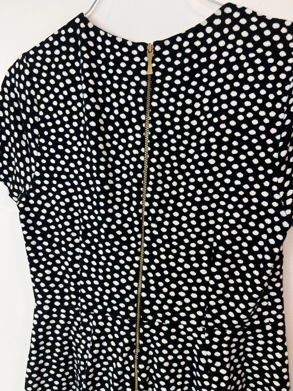 Abito Kate Spade a pois bianco e nero lunghezza ginocchio taglia 6