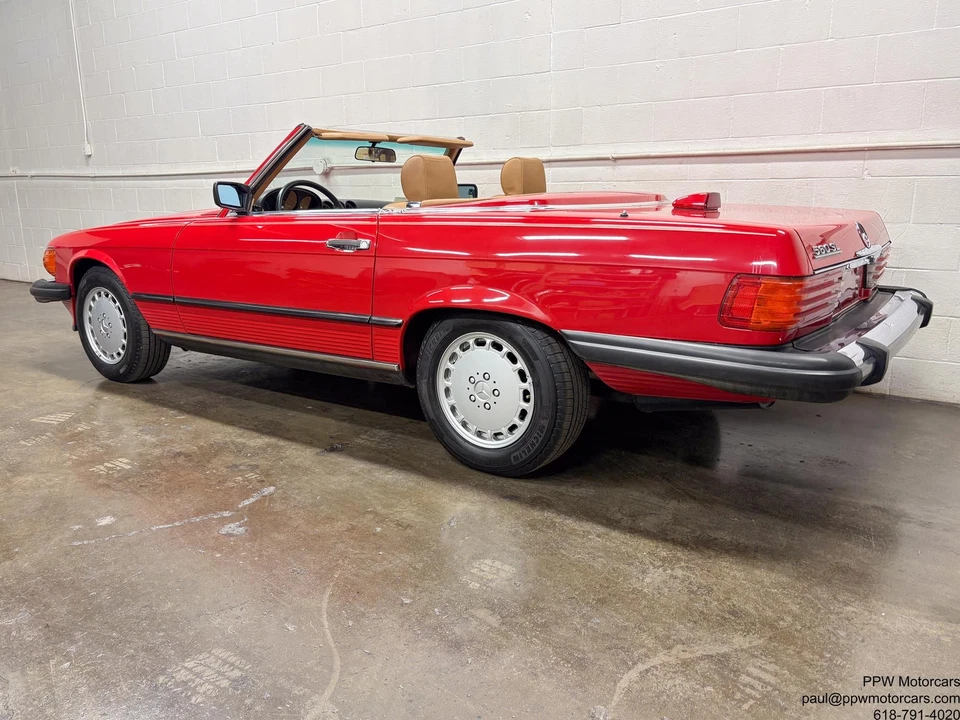 Mercedes-Benz 560SL 1987  Foto 3 de 4